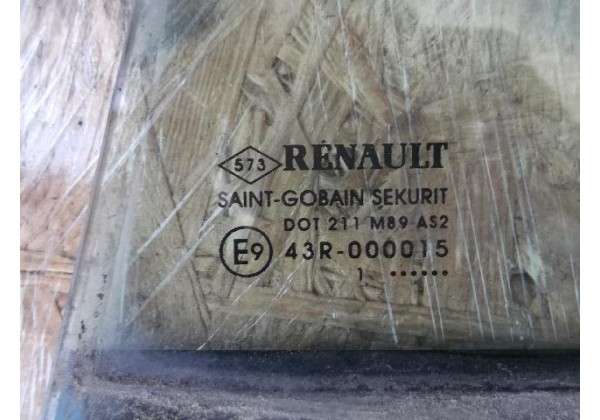 скло ліве задне Renault Megane III, хетчбек